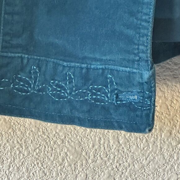 Denim & Co. Teal Blue Women’s Velvet Jacket Size Medium Embroidered Design - Picture 4 of 10